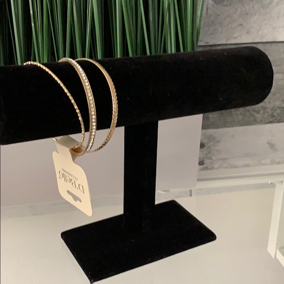 3 bracelets - Picture 2 of 3